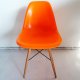 イームズ サイドシェルチェア　（Eames Shell Side Chair）　オレンジ