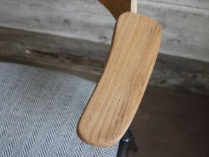 ダニス　ライノ家具店