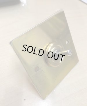 実物　ライノ家具店