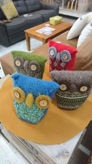 フクロウ　家具店ライノ