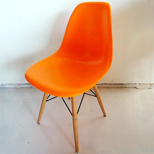 画像: イームズ サイドシェルチェア　（Eames Shell Side Chair）　オレンジ